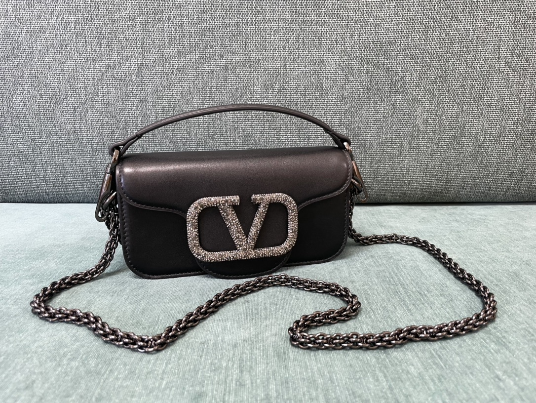 Valentino_Handbags-20_15